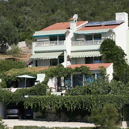 Apartments Tonka Vinišće Exterior foto